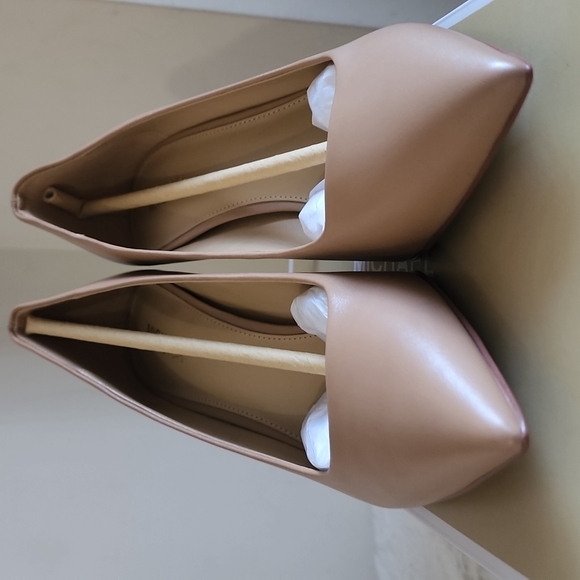 NWT - Michael Kors Keke Mid Pump size 8.5 - Picture 10 of 11